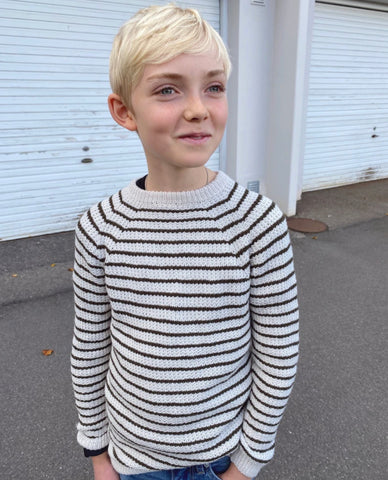 Friday Sweater Junior fra PetitKnit